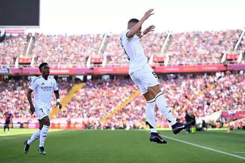 مبابي يفوز بجائزة أفضل لاعب في مباراة ريال مدريد وألافيس